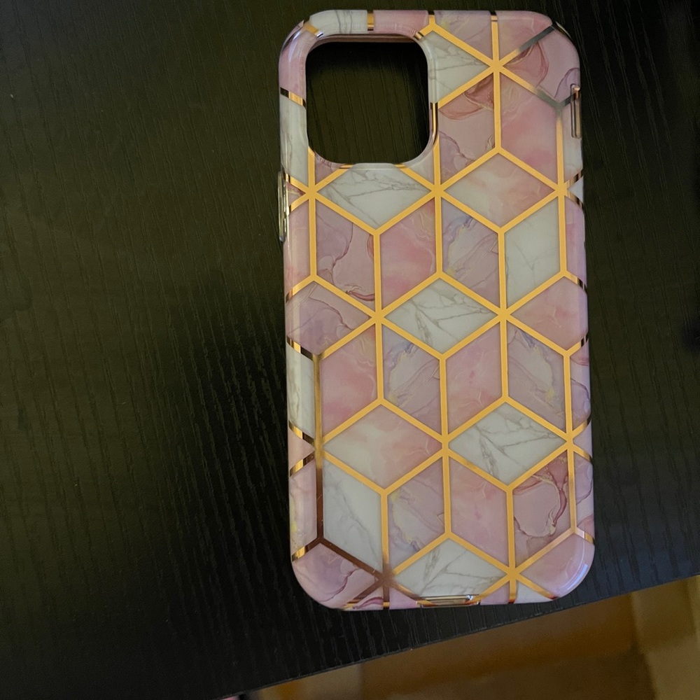 Has sky cell phone case